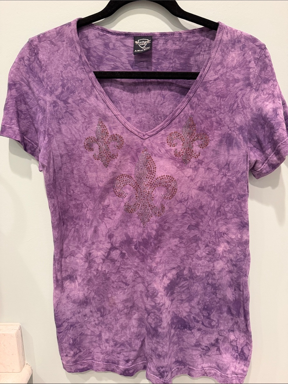V-Neck Purple Tie-Dye Short Sleeve Tee with Fleur-de-Lis Rhinestones